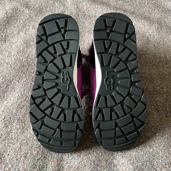 Kids Waterproof Winter Ugg Boots (Sz 5 Youth)