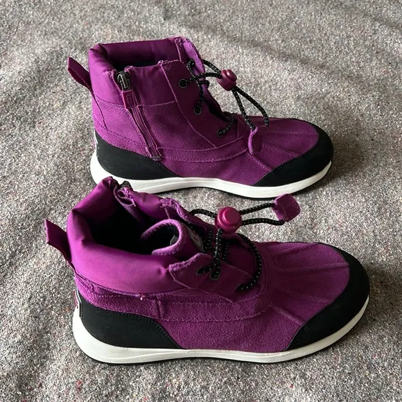 Kids Waterproof Winter Ugg Boots (Sz 5 Youth)