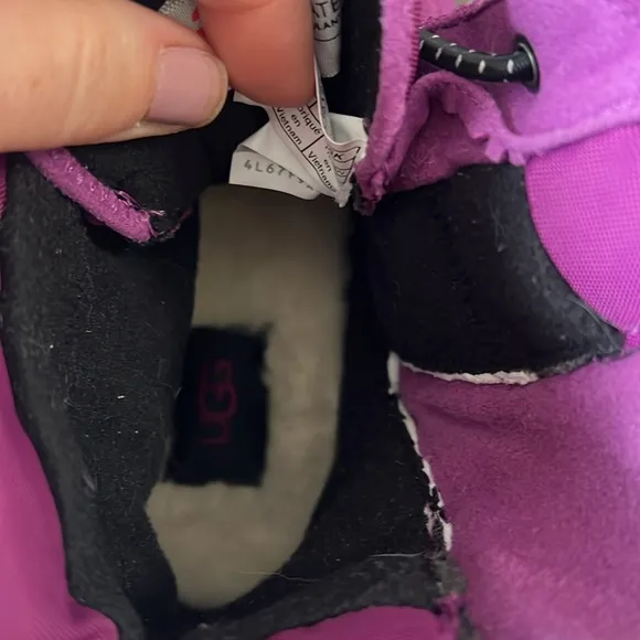 Kids Waterproof Winter Ugg Boots (Sz 5 Youth)