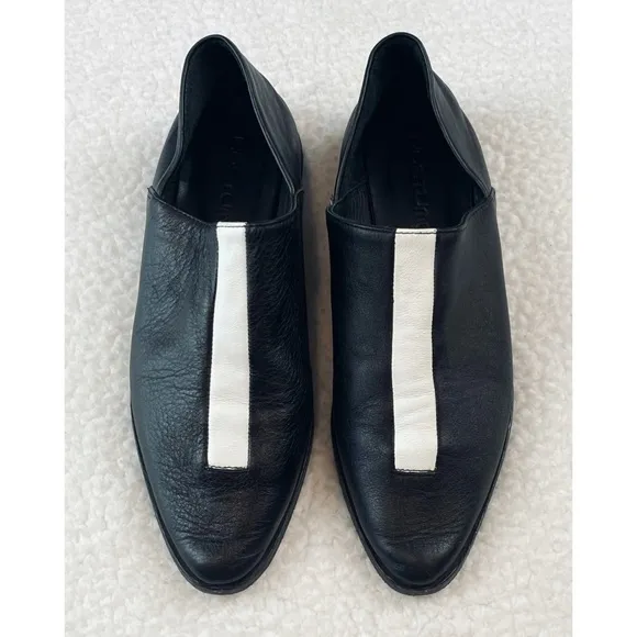KOSTÜME • Black and White Pointed Toe Leather Slip-On Flats