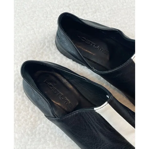 KOSTÜME • Black and White Pointed Toe Leather Slip-On Flats