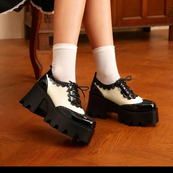 Lace-Up Front Lug Sole Fashionable Wedges Shoes Vacation Shoes Summer