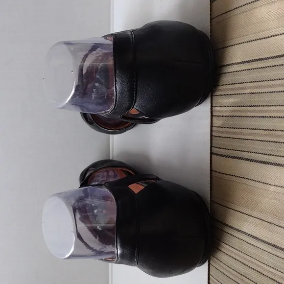 L'Amour des pieds, Black Strappy Sandals 8