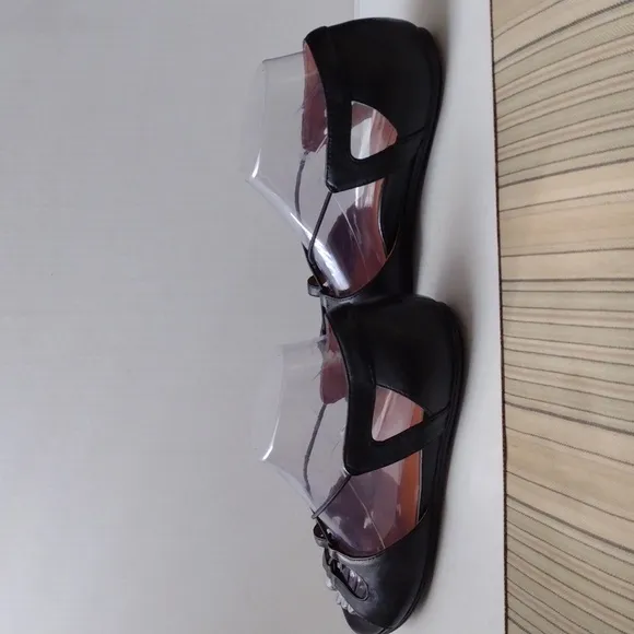 L'Amour des pieds, Black Strappy Sandals 8