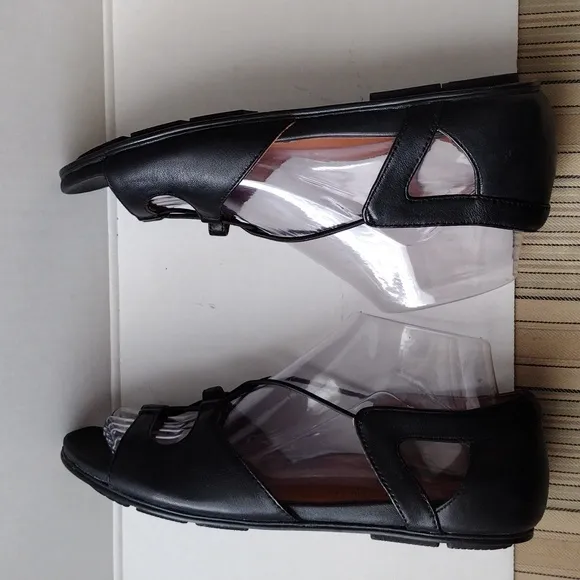 L'Amour des pieds, Black Strappy Sandals 8