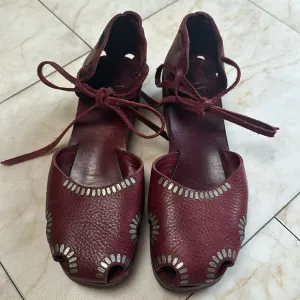 Leather flat tie mule sandals
