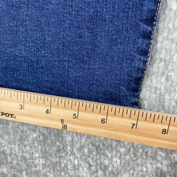 Levi’s Wedgie Straight Leg Womens Jeans – NWT – Size 29x28 – 90s Vibe