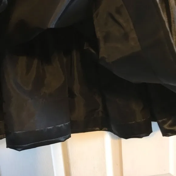Liancarlo size 6 drop waist cocktail black skirt