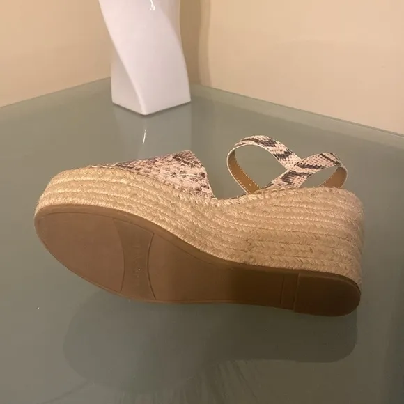 Like NEW Franco Sarto Takara Leather Animal Print Espadrille Sandals Size 8