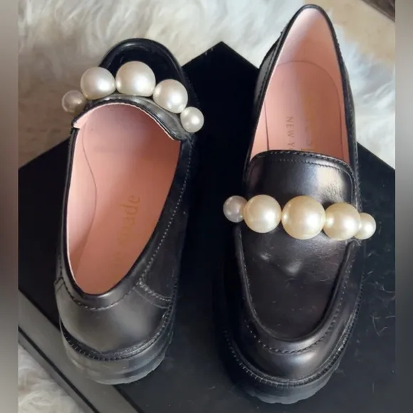 LIKE NEW | Kate Spade |Black Loafers W/ Pearl Detail