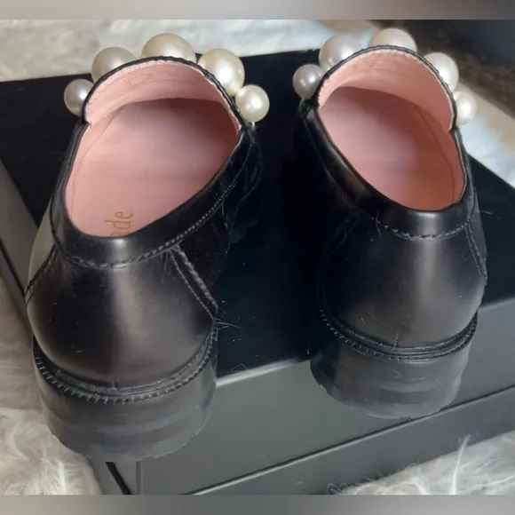 LIKE NEW | Kate Spade |Black Loafers W/ Pearl Detail