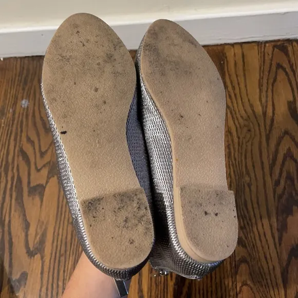 Like New Silver Ballet Flats