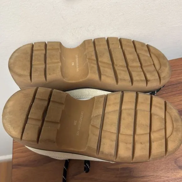 Lucky Chouette Suede &amp; Leather Chunky Oxford Woman’s Sneaker. Tan /White/Green.