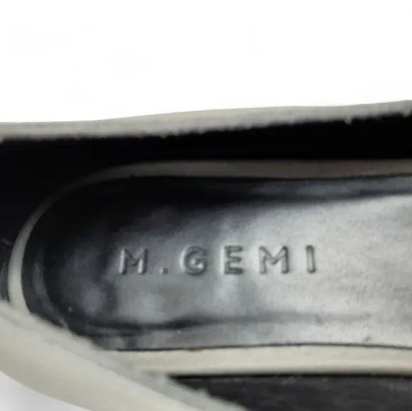 M. GEMI Sleek Pebble Leather Point Toe Gray Flats Slip On Loafers Italy 37EU, 7