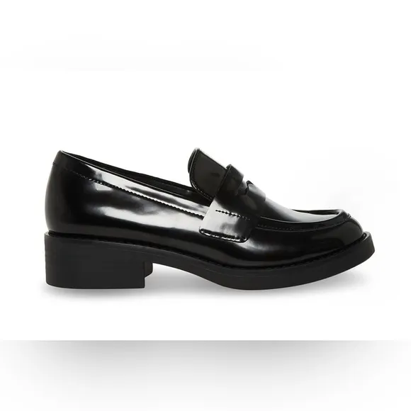 Madden Girl Black Classic Old Money Cecily Loafers New With Box Size 10