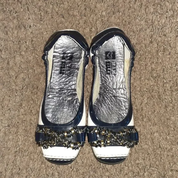 MAM’ZELLE-Infinity Ring Pattern-Black/White Leather Ballet Flats-Sz 36-Excellent