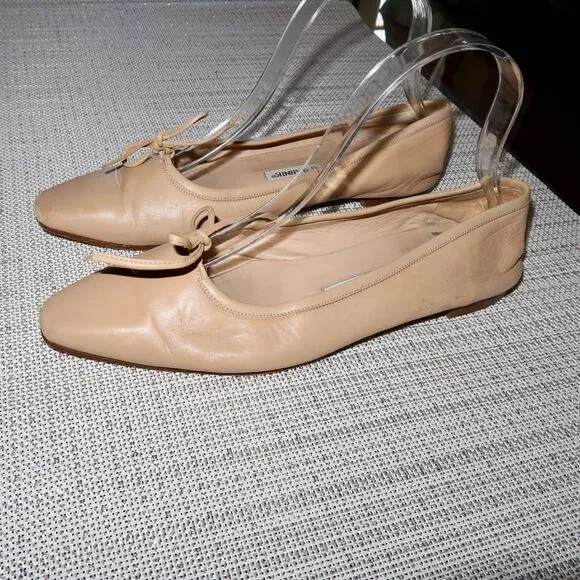 Manolo Blahnik Ballerimu Pointed-Toe Titto Ballerina Flats Size 38.5 / 8.5
