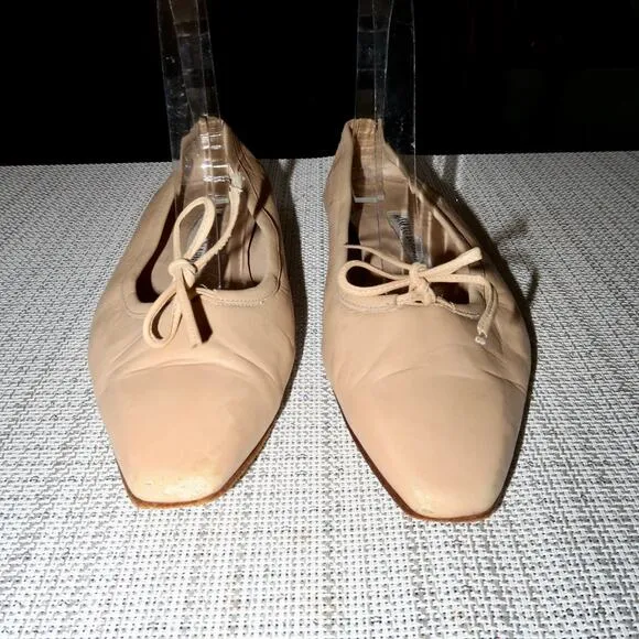Manolo Blahnik Ballerimu Pointed-Toe Titto Ballerina Flats Size 38.5 / 8.5