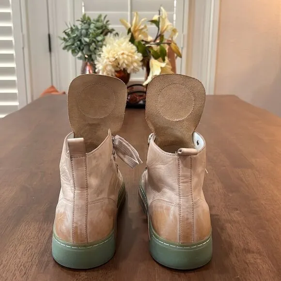 MARC By Marc Jacobs Gorgeous Mottled Lace Up High Top Leather Sneakers 6.5