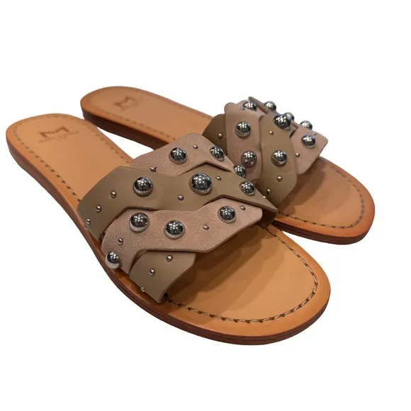 Marc Fisher Paxton Women’s Slide Sandals, Flats Tan W/ Silver Studs , 8 M NEW