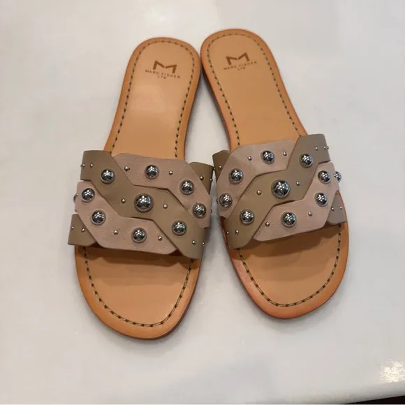 Marc Fisher Paxton Women’s Slide Sandals, Flats Tan W/ Silver Studs , 8 M NEW