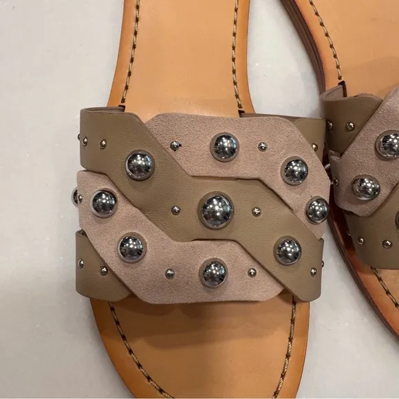 Marc Fisher Paxton Women’s Slide Sandals, Flats Tan W/ Silver Studs , 8 M NEW