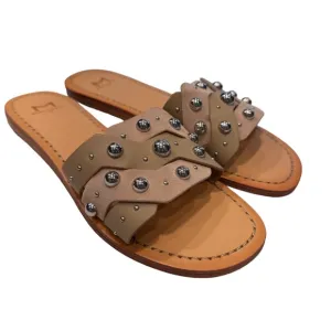 Marc Fisher Paxton Women’s Slide Sandals, Flats Tan W/ Silver Studs , 8 M NEW
