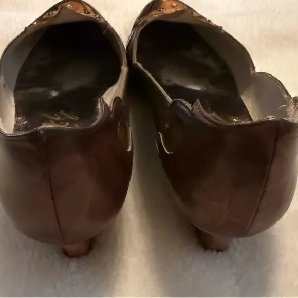 Margaret J  Vintage Brown and Tan Flats with a Beautiful Jeweled Design.Size 6.5