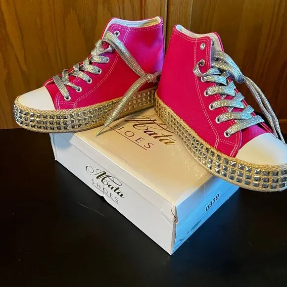 Mata‎ Sz 8 pink studded high top sneakers NIB