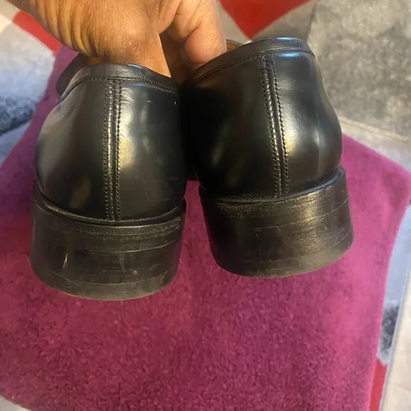 Men vintage Gucci loafers size 9 D black