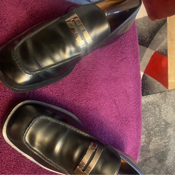 Men vintage Gucci loafers size 9 D black
