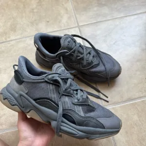 Men's adidas ozweego Gray Sneakers