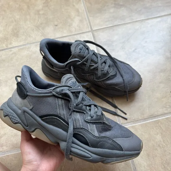 Men's adidas ozweego Gray Sneakers