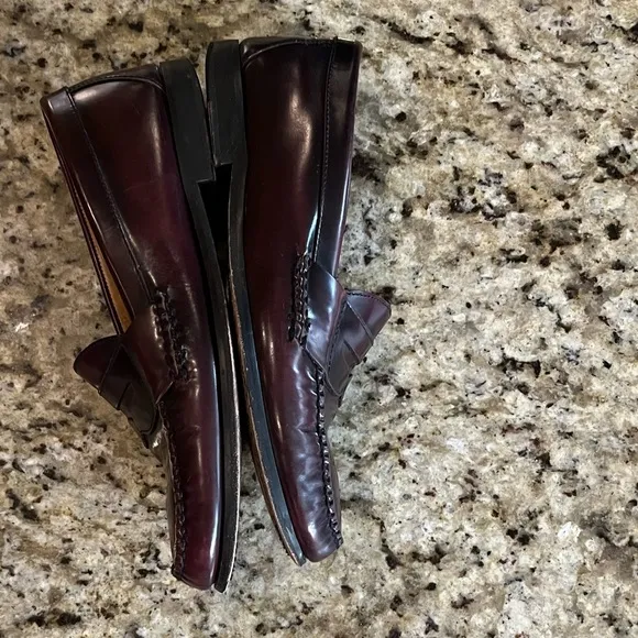 Men’s Johnston &amp; Murphy Burgundy Loafers, Size 10.5