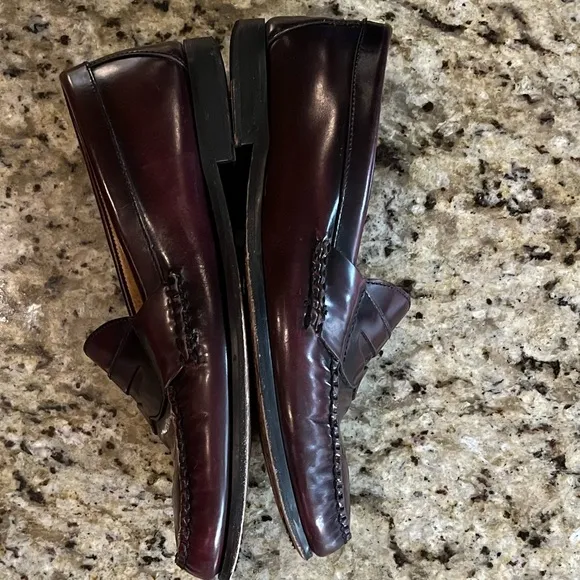 Men’s Johnston &amp; Murphy Burgundy Loafers, Size 10.5