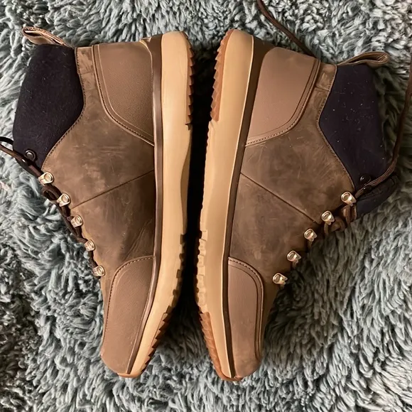 Mens UGG Olivert snow boots great condition 13