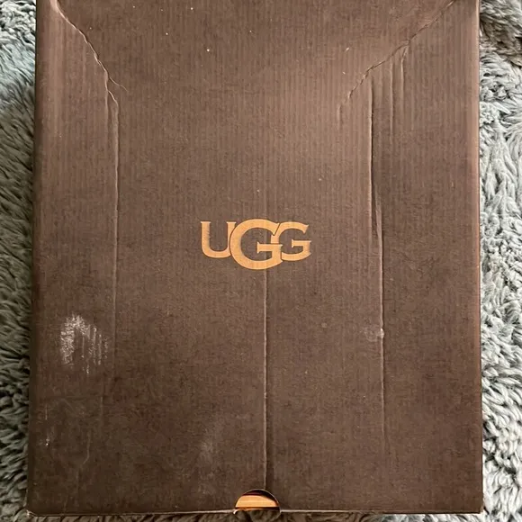 Mens UGG Olivert snow boots great condition 13
