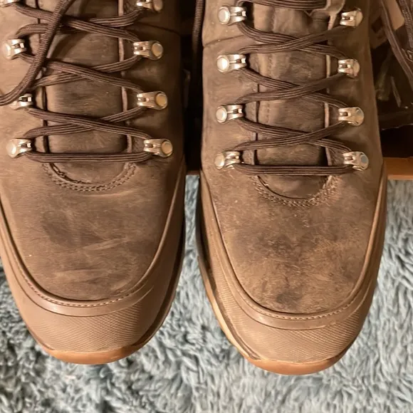 Mens UGG Olivert snow boots great condition 13