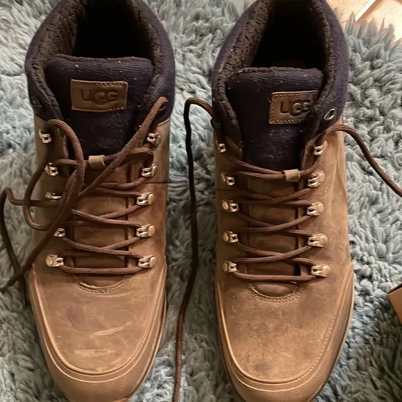 Mens UGG Olivert snow boots great condition 13