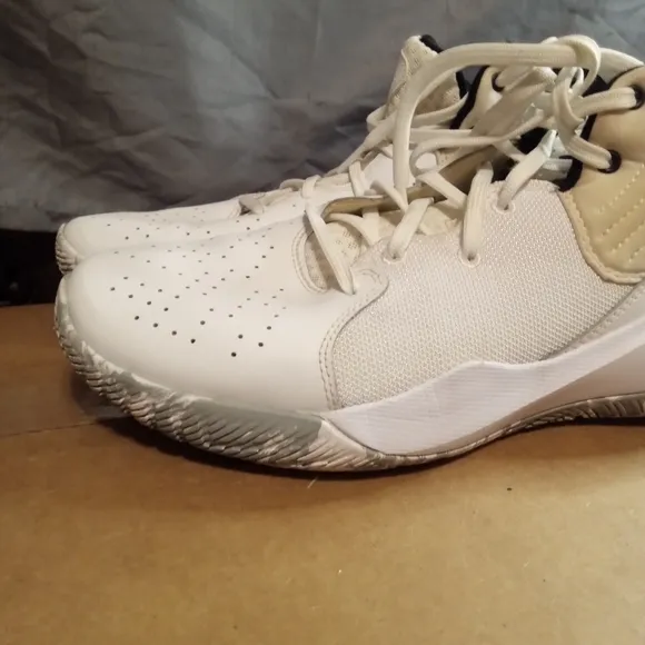 Men's under armour jet 21 high top basketball sneakers