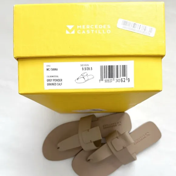 MERCEDES CASTILLO ‘MC-Tanna’ Flat Leather Sandals Size 9.5