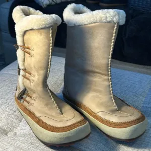 MERREL SPIRIT  TIBET HIGH TEMBER ..TAN ..LEATHER.. INSULATED BOOTS SIZE 6