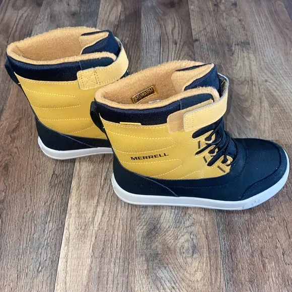 Merrell Black &amp; Tan Snow Boots Size 1
