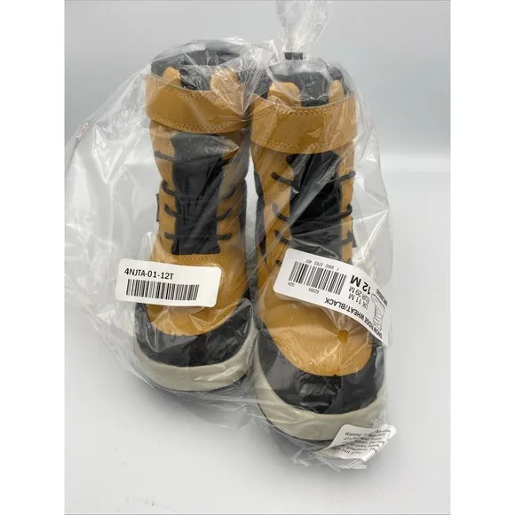 Merrell Boys Snow Boots Snow Ridge Size 12 M Black Yellow NWOB