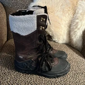 Merrell winter boots - 200 g insulated - size 6 - brown/black