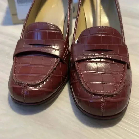 Michael Kors 9.5 Burgundy Buchanan mid loafer Pumps