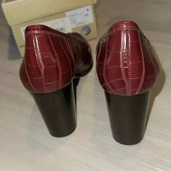 Michael Kors 9.5 Burgundy Buchanan mid loafer Pumps