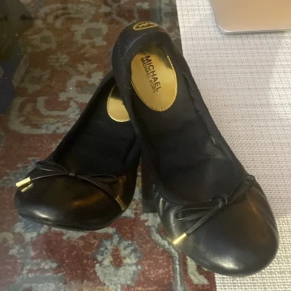 Michael Kors Black Ballet Flats, 8.5 , pre loved 🥰