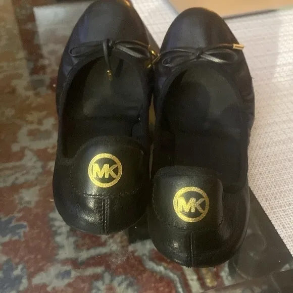 Michael Kors Black Ballet Flats, 8.5 , pre loved 🥰