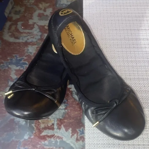 Michael Kors Black Ballet Flats, 8.5 , pre loved 🥰